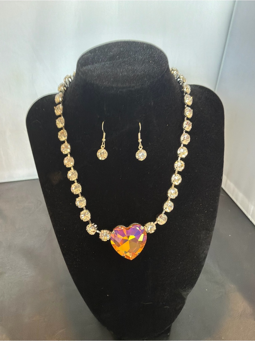 Necklace Set with Iridescent Heart Pendant